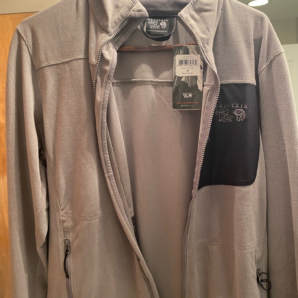 Mountain hardware pullover